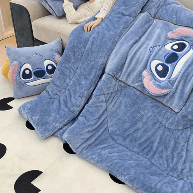 Fleece Hug : Pillow Blanket